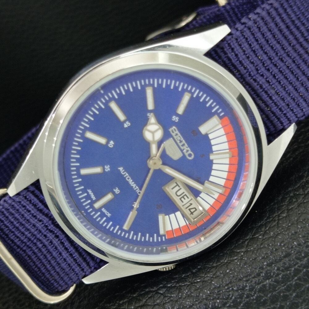 Vintage 1973 Seiko Automatic Mens Silver Watch W/daydate & Blue accents